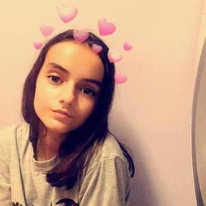 Meet your Posher, Léa